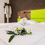 Eden Hotel 3*
