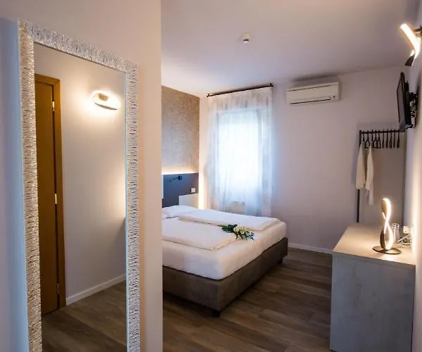 Eden Hotel 3*
