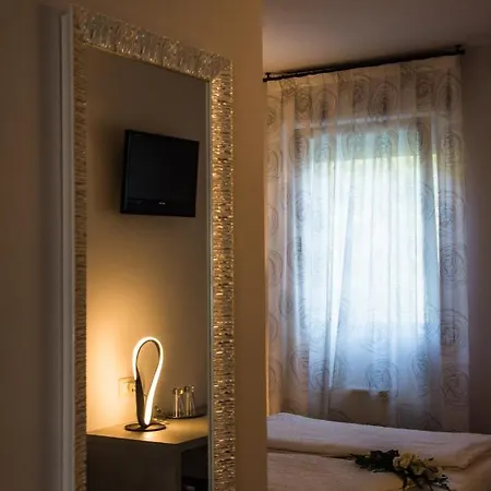 Eden 3* Torri Del Benaco