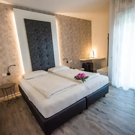 Eden 3* Torri Del Benaco